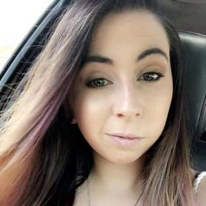 Meet your Posher, Caitlin